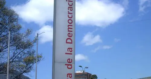 ESTACION PLAZA DE LA DEMOCRACIA ESTACION PLAZA DE LA DEMOCRACIA